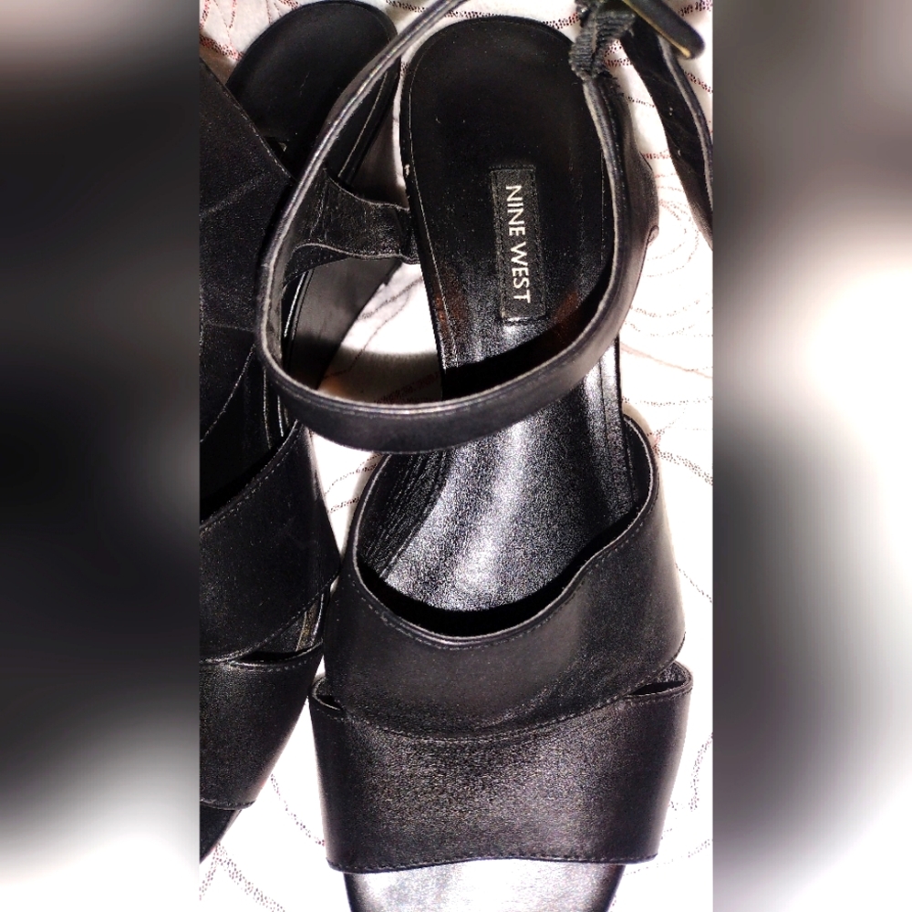 Nine West black leather heels #520